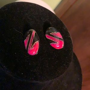 2/25 🧡 Vintage 80s ceramic ‘z’ earrings.